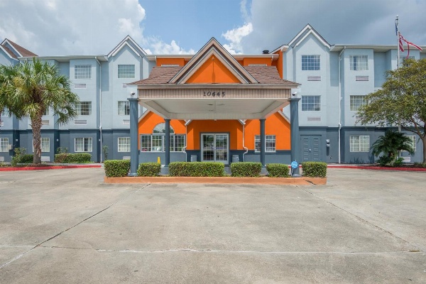 Trident Inn and Suites image 1