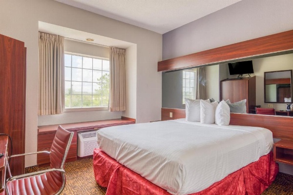 Trident Inn and Suites image 10