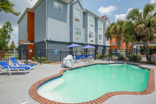 Trident Inn and Suites image 5
